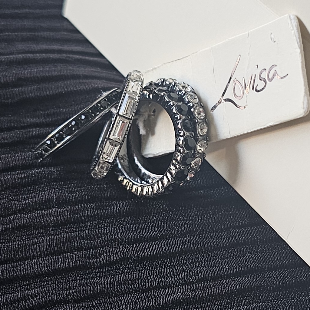 Set Of 4 Elegant Black And Silver Crystal In Gunmetal Ring Set Size 7 19$
